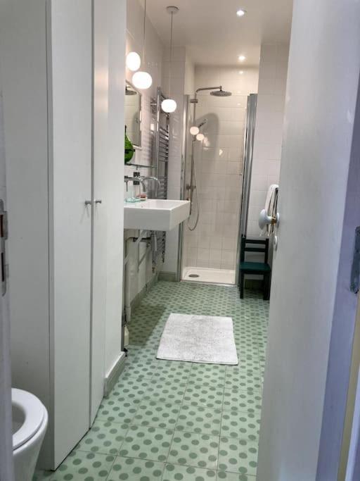 Appartement Cosy Dans Le 9E Paris Eksteriør bilde